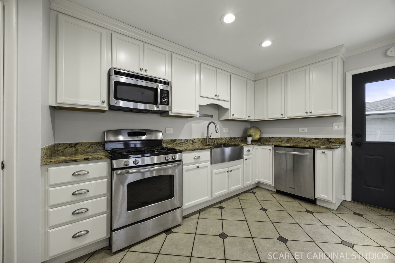 596 Lowden Avenue, Glen Ellyn, IL 60137