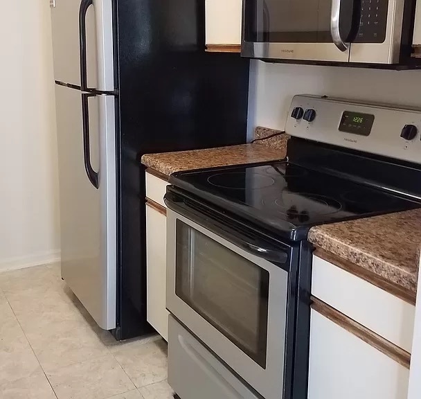 75 Kristin Circle #315, Schaumburg, IL 60195