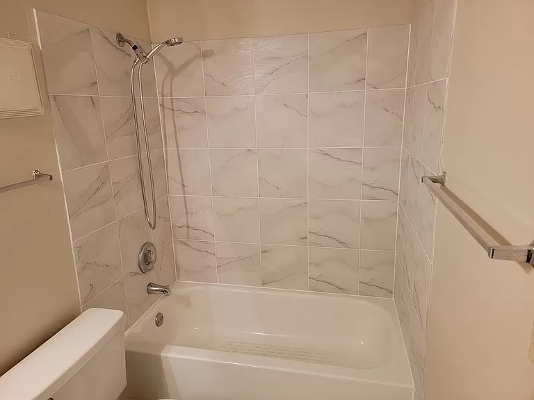 75 Kristin Circle #315, Schaumburg, IL 60195