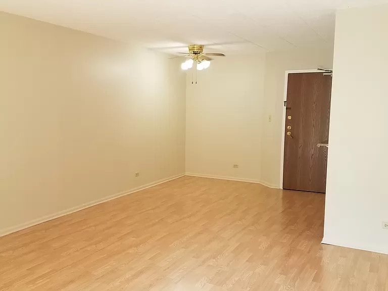 75 Kristin Circle #315, Schaumburg, IL 60195