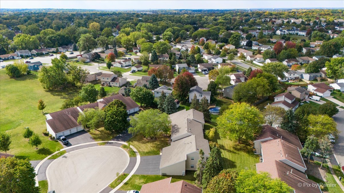 48 N Victoria Lane #B, Streamwood, IL 60107