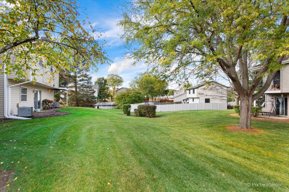 48 N Victoria Lane #B, Streamwood, IL 60107