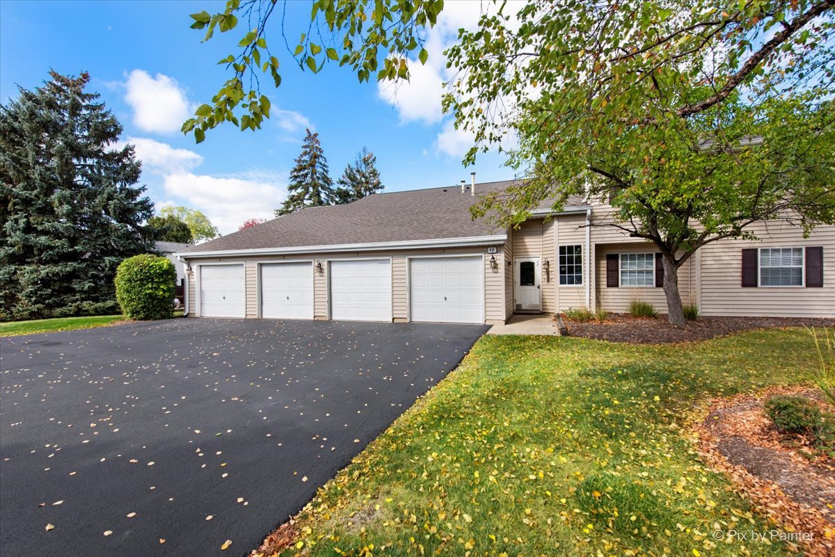 48 N Victoria Lane #B, Streamwood, IL 60107