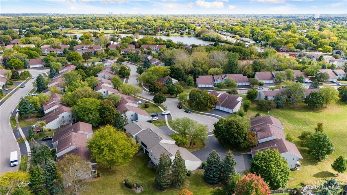 48 N Victoria Lane #B, Streamwood, IL 60107