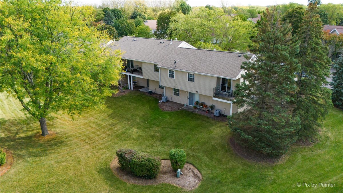48 N Victoria Lane #B, Streamwood, IL 60107