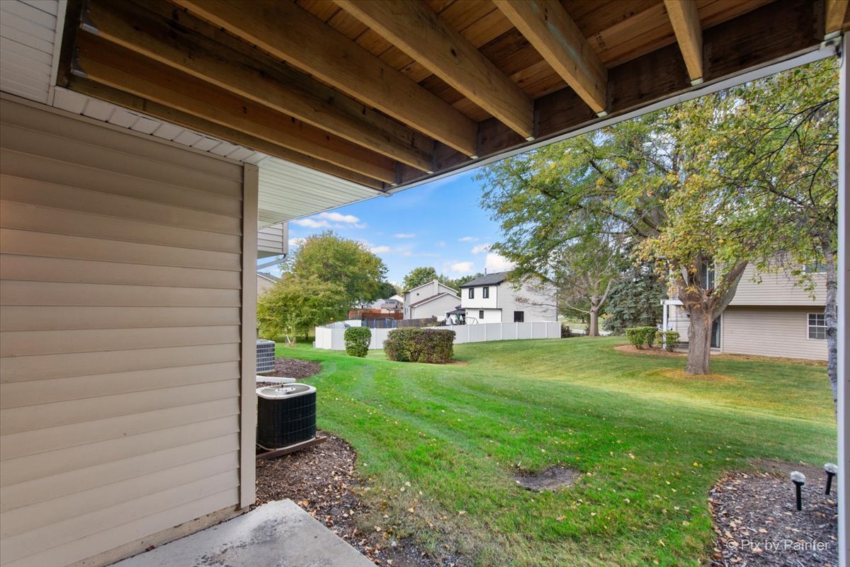 48 N Victoria Lane #B, Streamwood, IL 60107