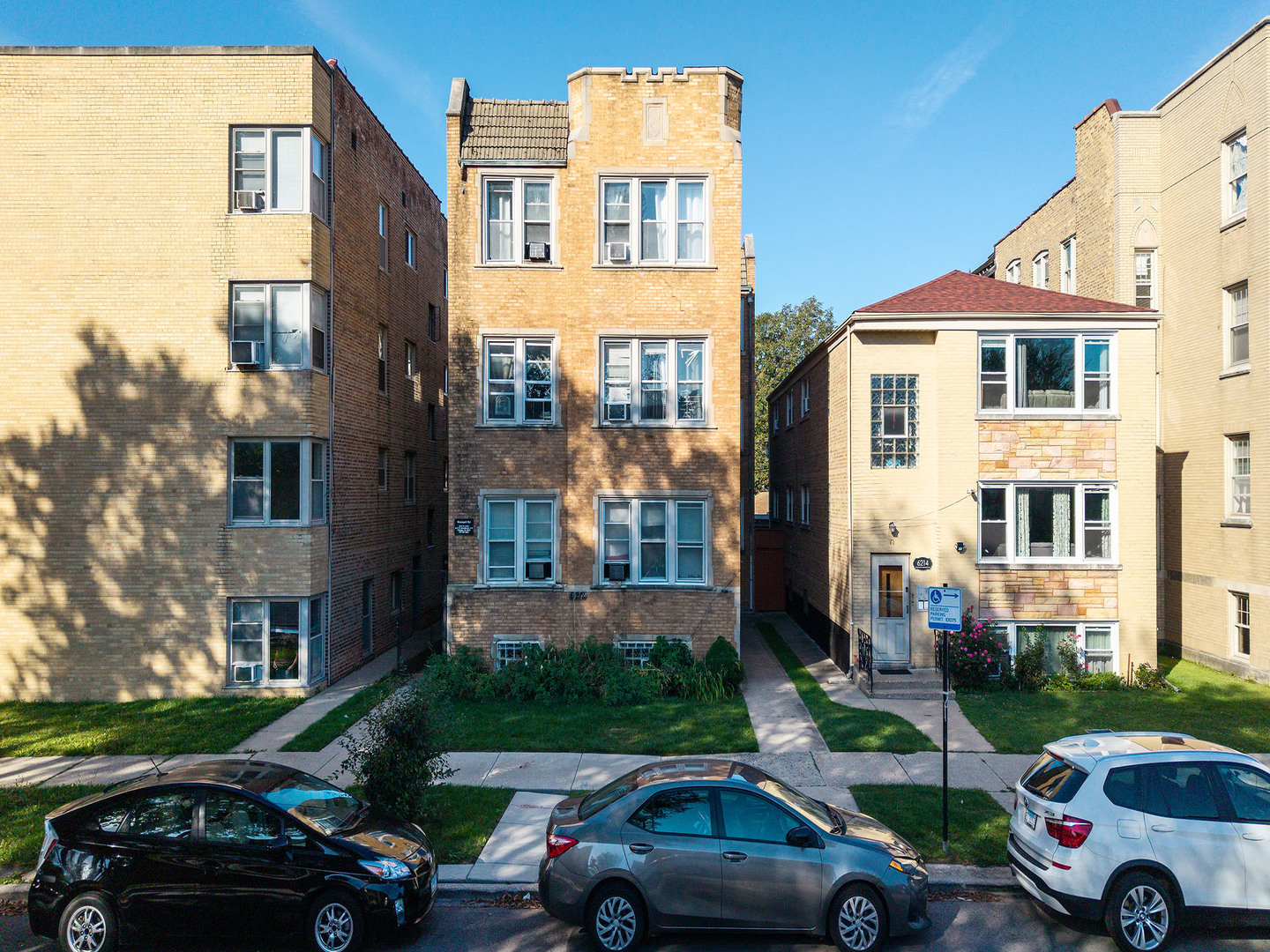 6212 N Sacramento Avenue, Chicago, IL 60659