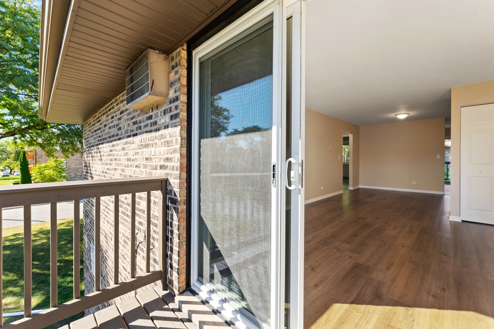 514 Brookside Drive #C, Westmont, IL 60559