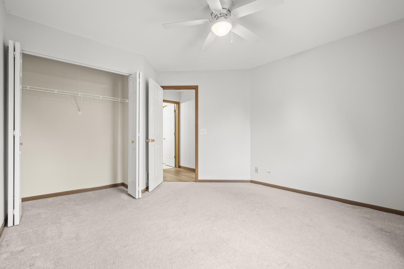 7059 S STRATTON Lane, Gurnee, IL 60031