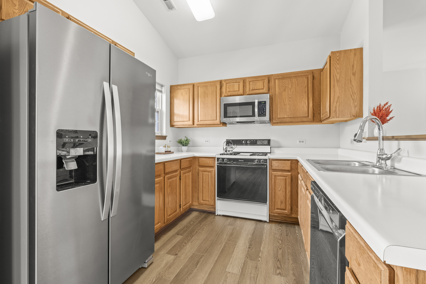 7059 S STRATTON Lane, Gurnee, IL 60031