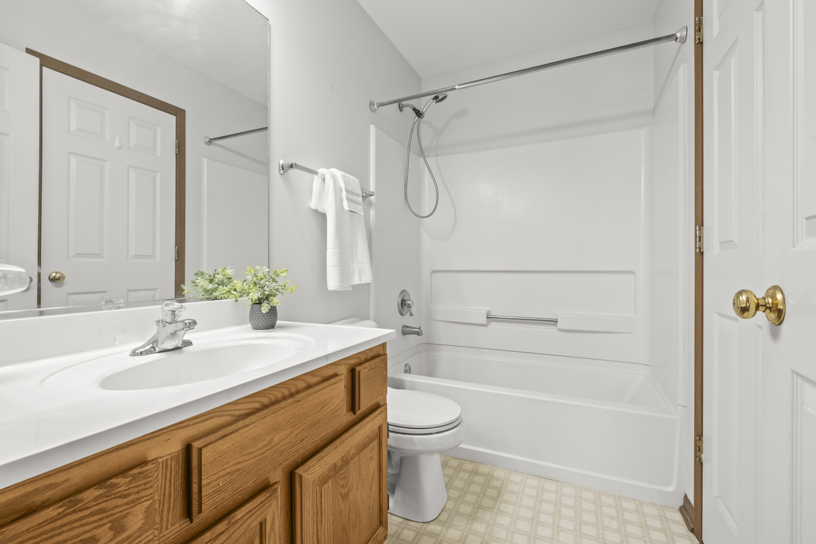 7059 S STRATTON Lane, Gurnee, IL 60031