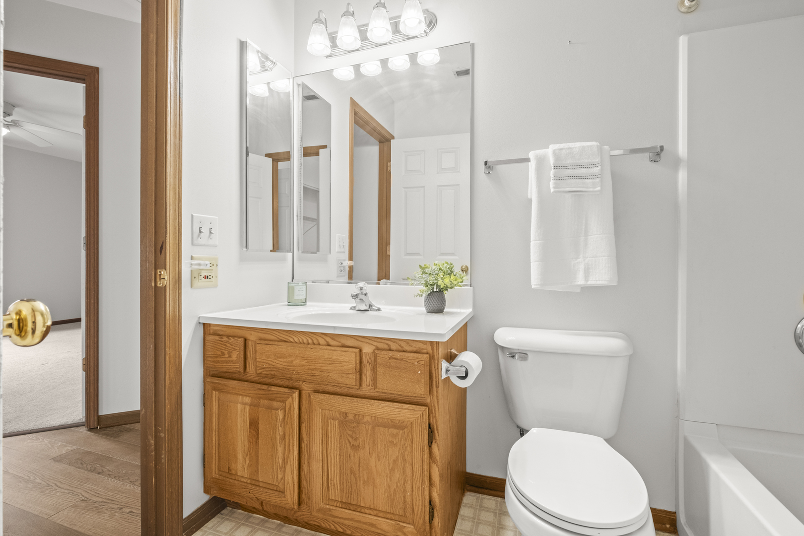 7059 S STRATTON Lane, Gurnee, IL 60031