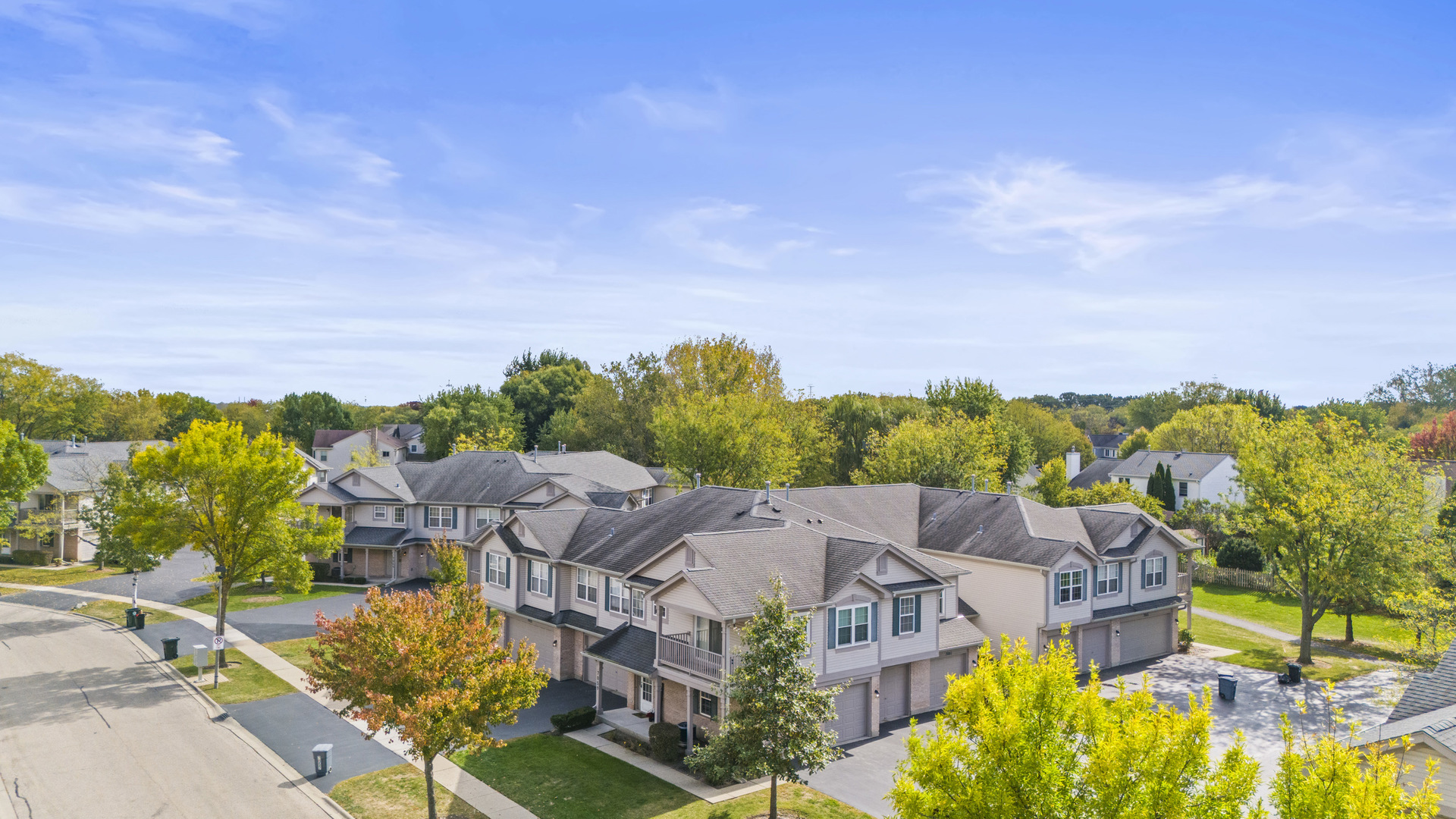 7059 S STRATTON Lane, Gurnee, IL 60031