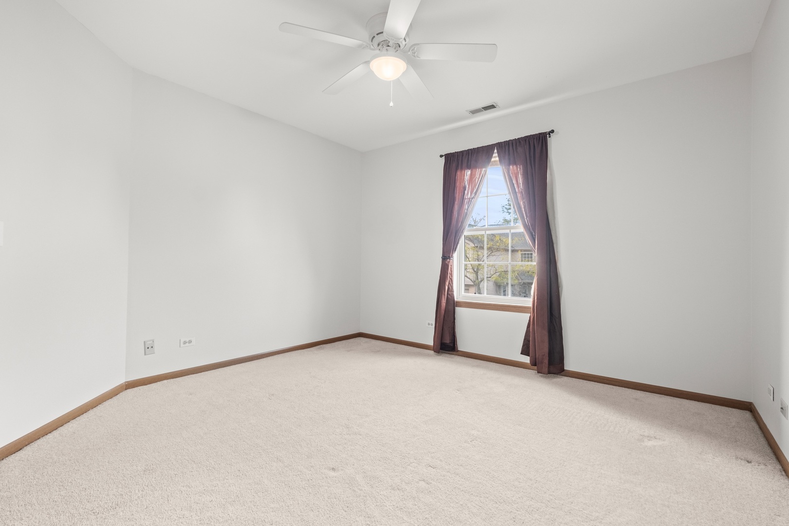 7059 S STRATTON Lane, Gurnee, IL 60031