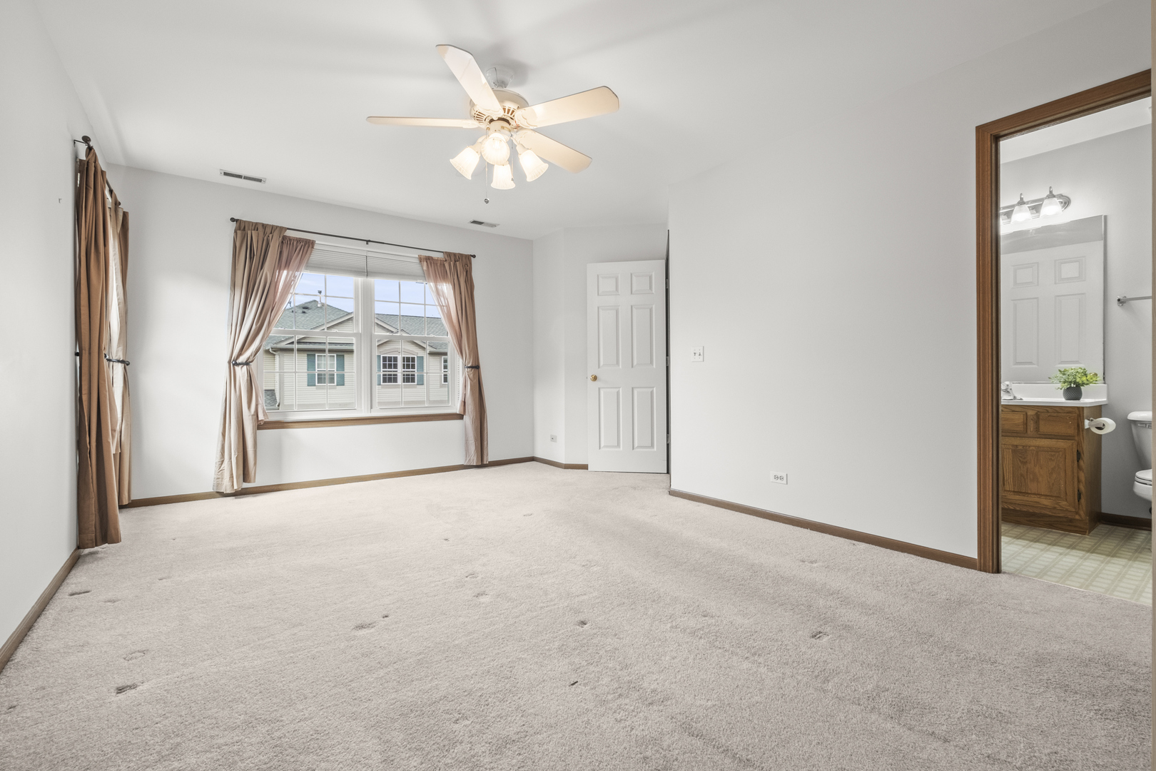 7059 S STRATTON Lane, Gurnee, IL 60031