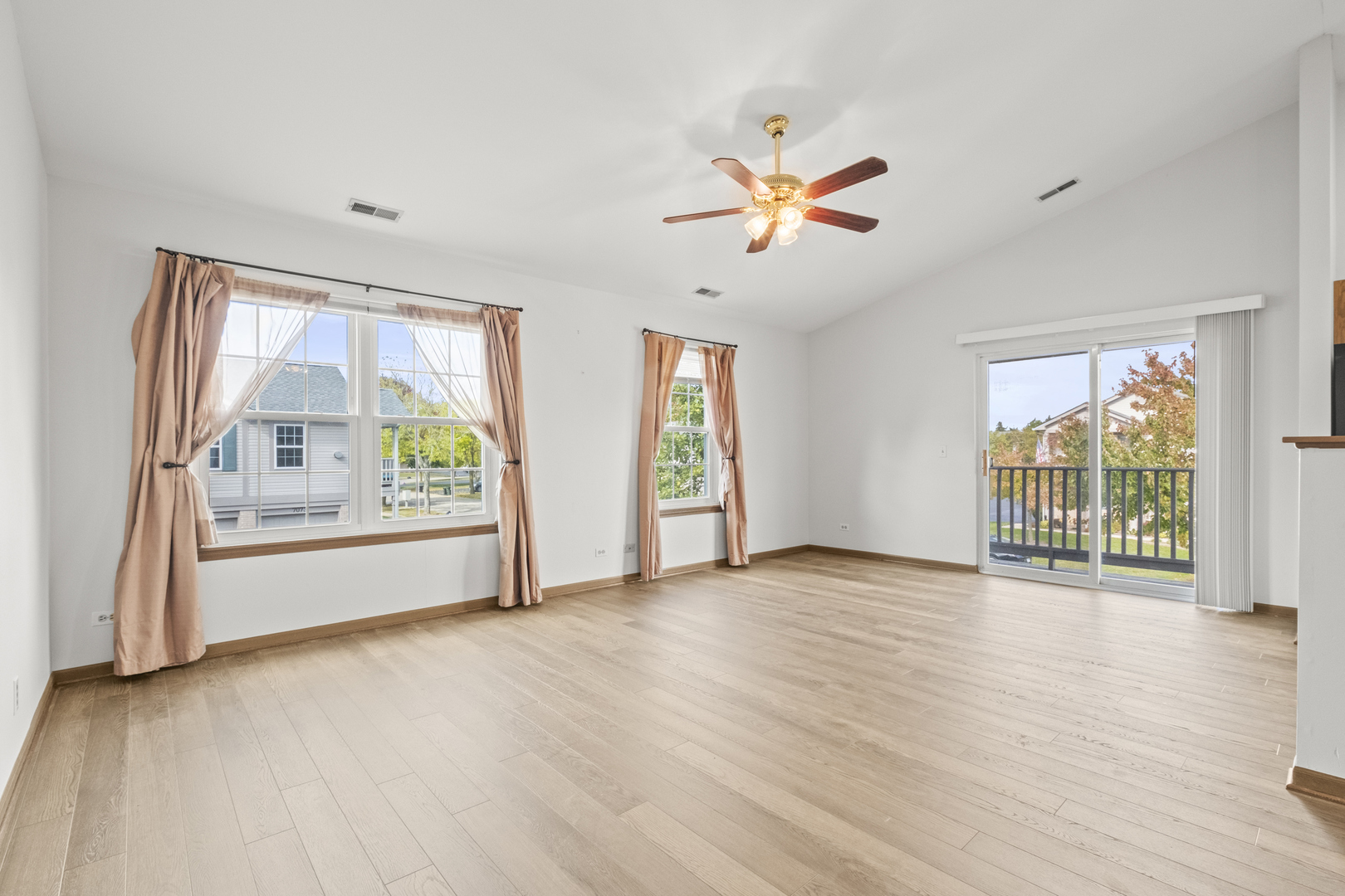 7059 S STRATTON Lane, Gurnee, IL 60031