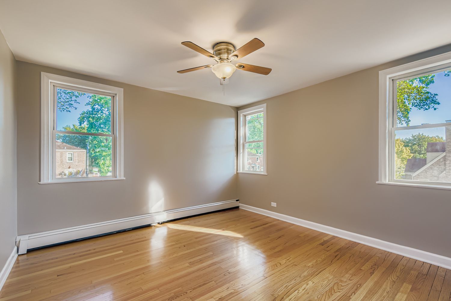 9258 S Sacramento Avenue, Evergreen Park, IL 60805