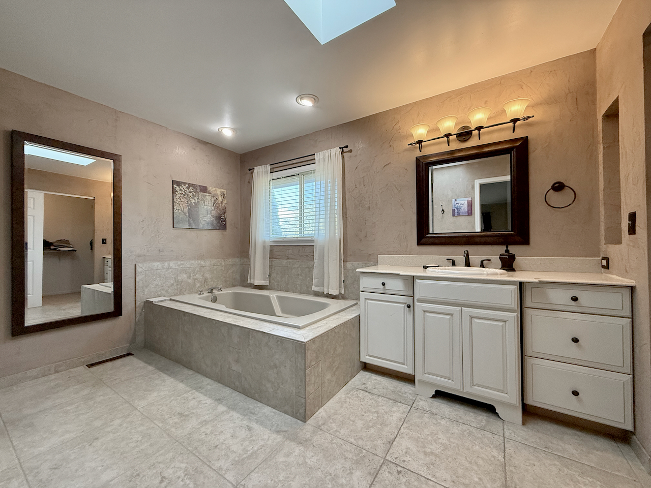 1664 Brighton Drive, Mundelein, IL 60060