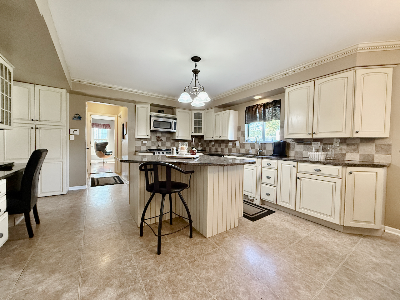 1664 Brighton Drive, Mundelein, IL 60060