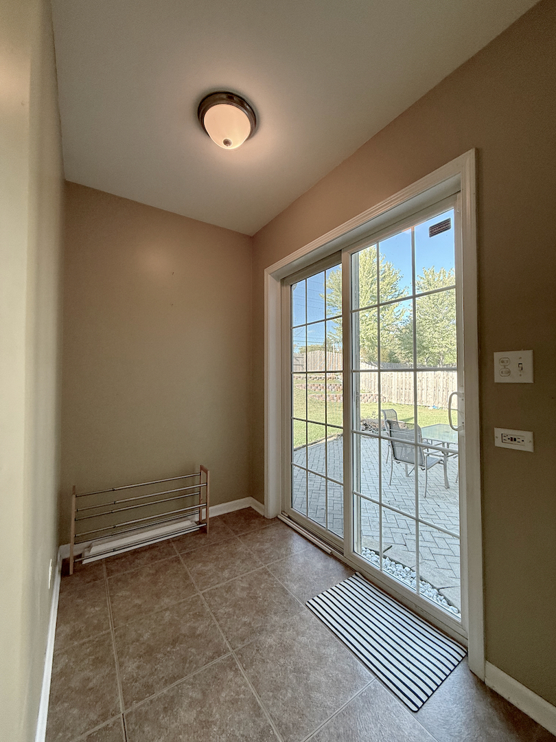 1664 Brighton Drive, Mundelein, IL 60060