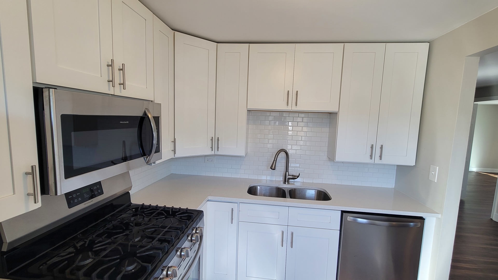 120 COTUIT Court #120, Schaumburg, IL 60193