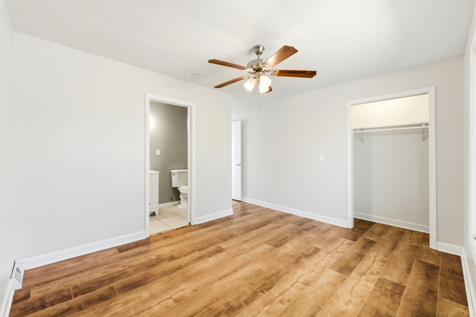 19 Brookside Lane, Bristol, IL 60512