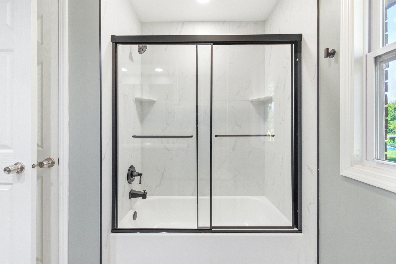 19 Brookside Lane, Bristol, IL 60512