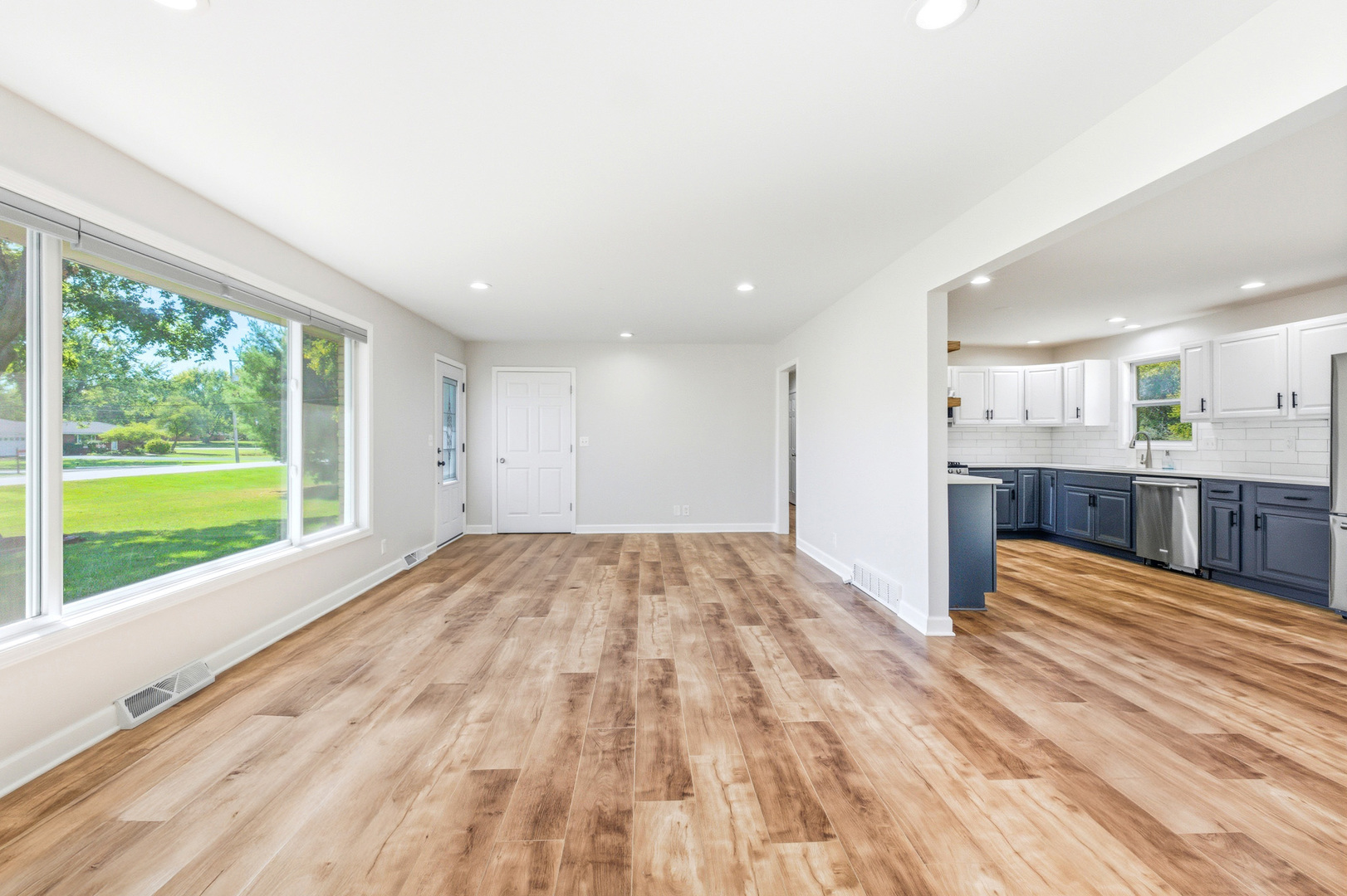 19 Brookside Lane, Bristol, IL 60512