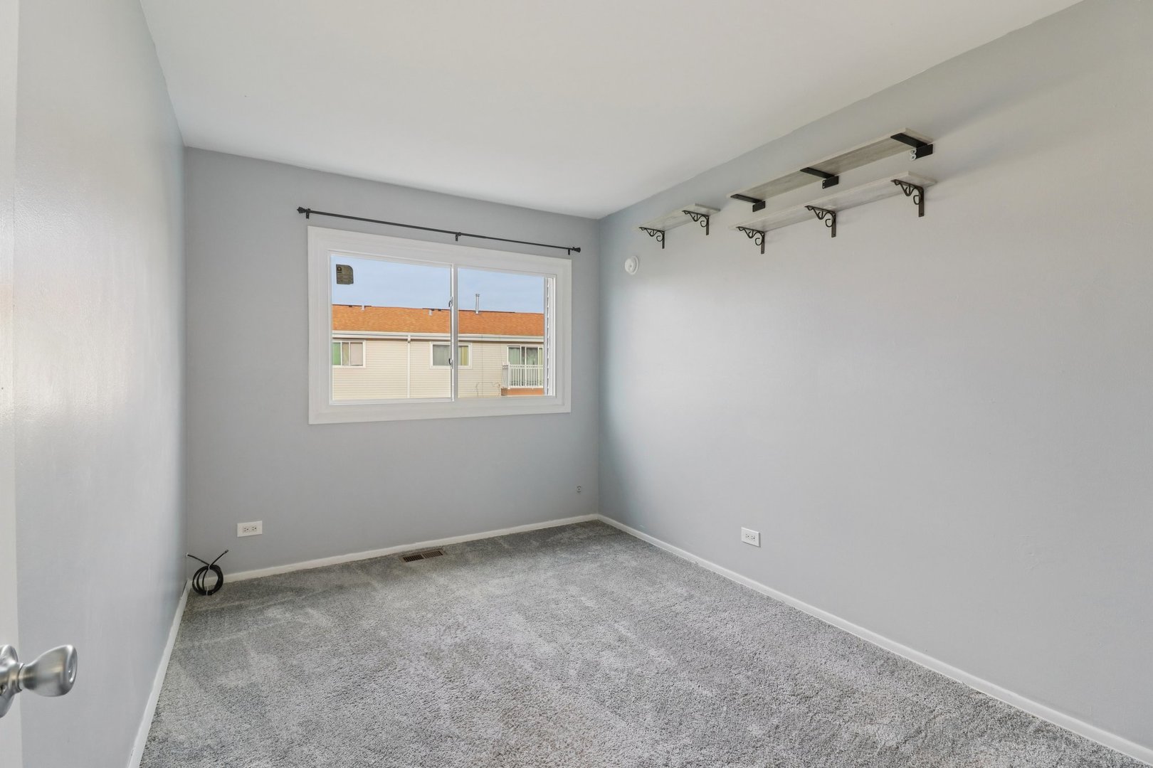 1900 Basswood Lane, Glendale Heights, IL 60139