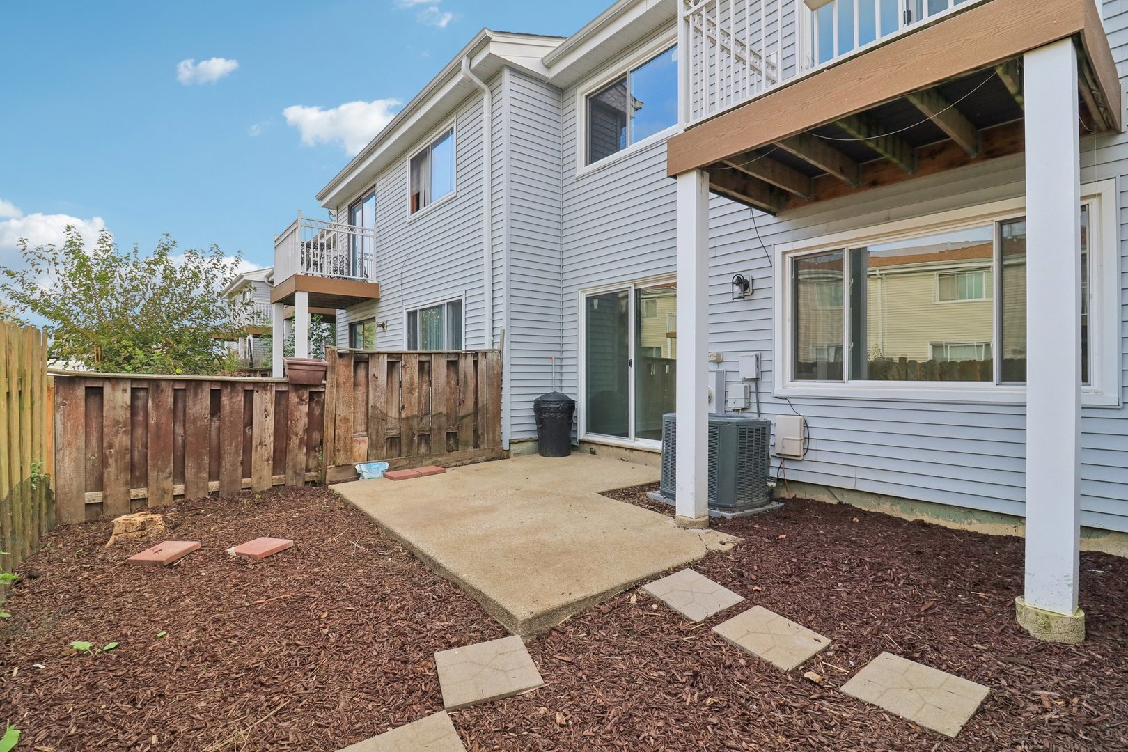 1900 Basswood Lane, Glendale Heights, IL 60139