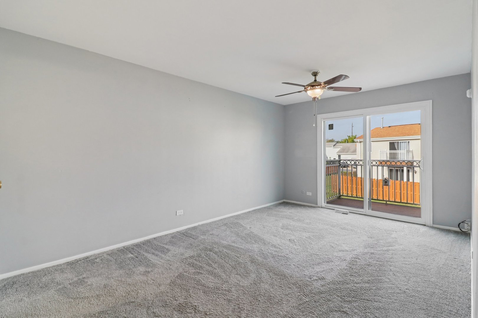 1900 Basswood Lane, Glendale Heights, IL 60139