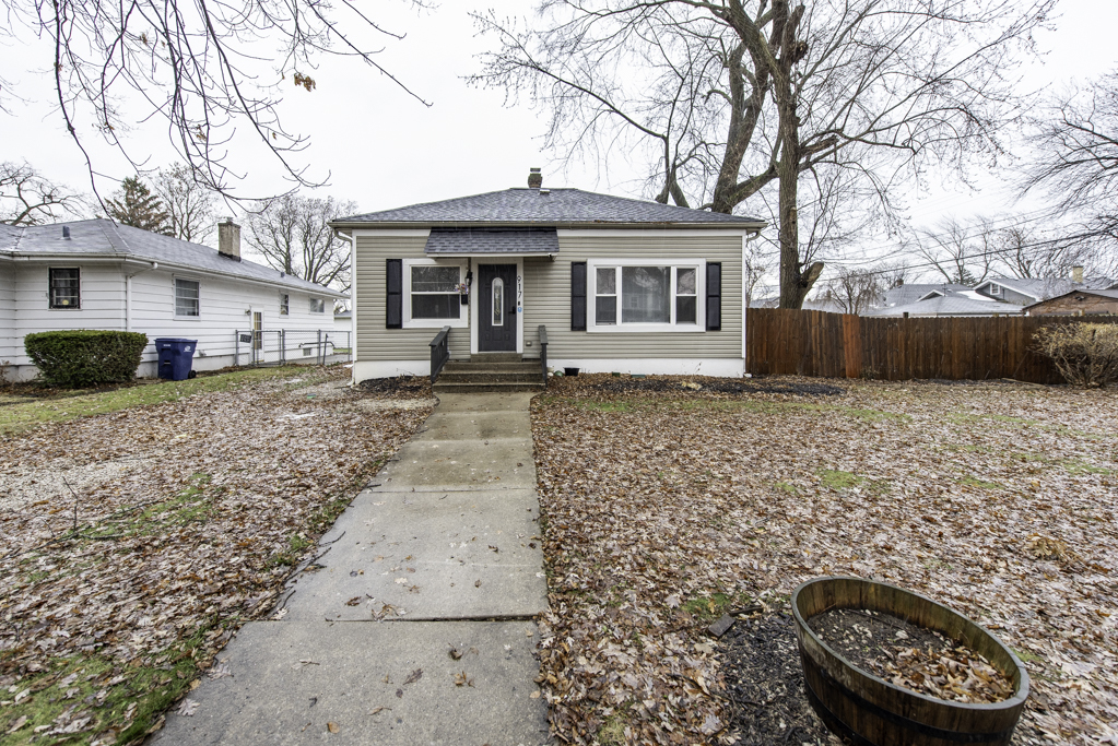 917 N Linden Avenue, Waukegan, IL 60085