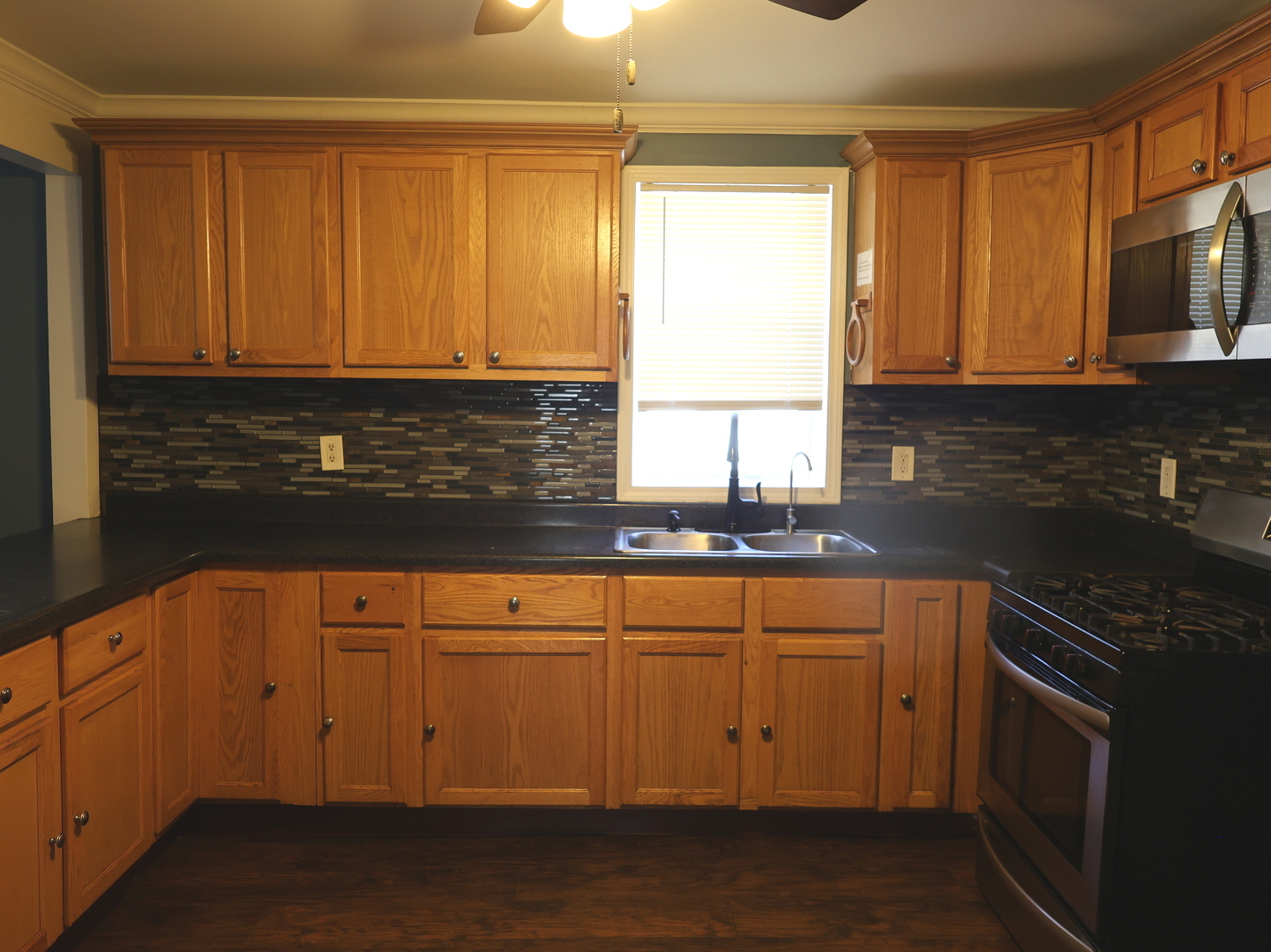 917 N Linden Avenue, Waukegan, IL 60085