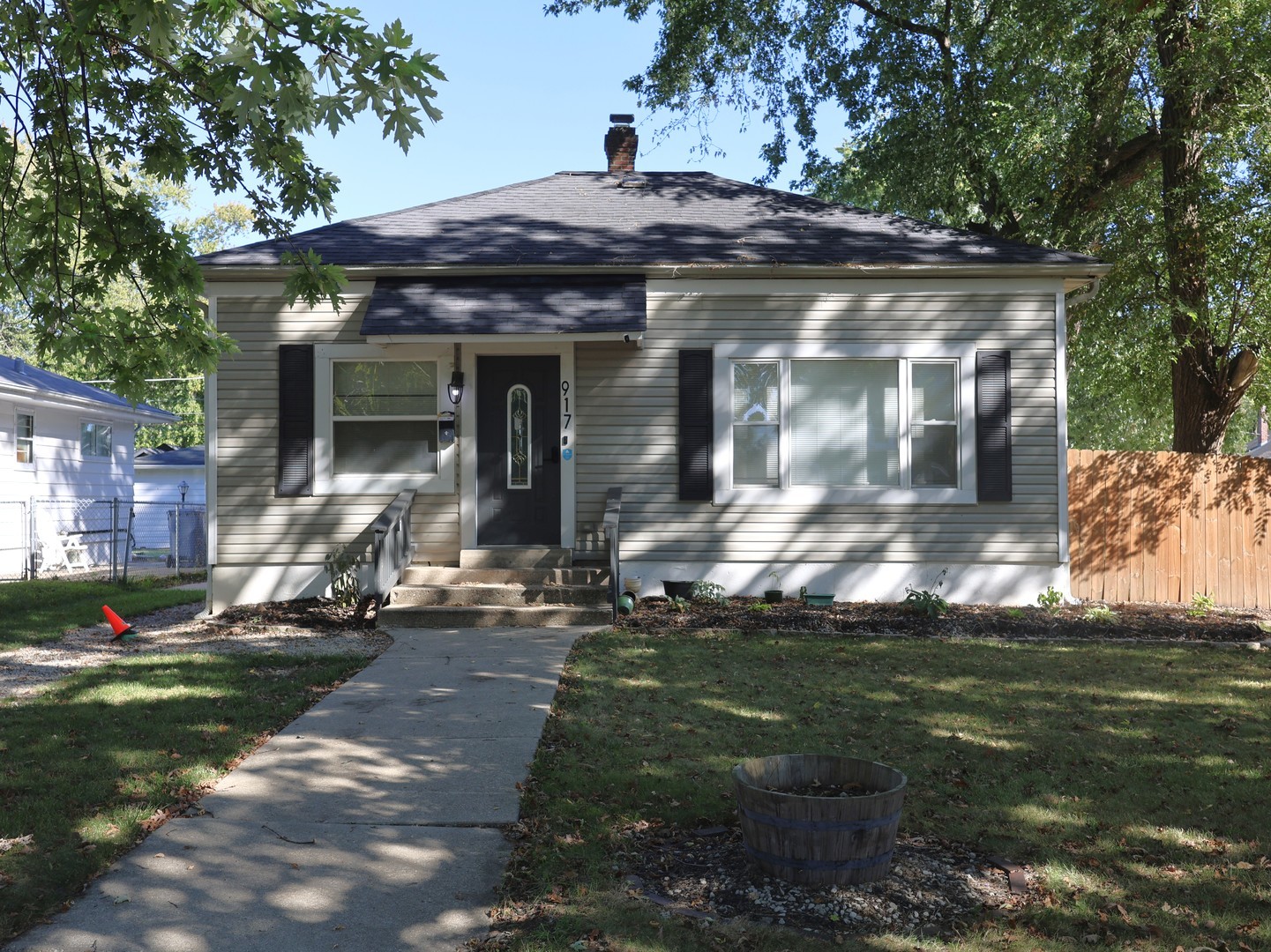 917 N Linden Avenue, Waukegan, IL 60085