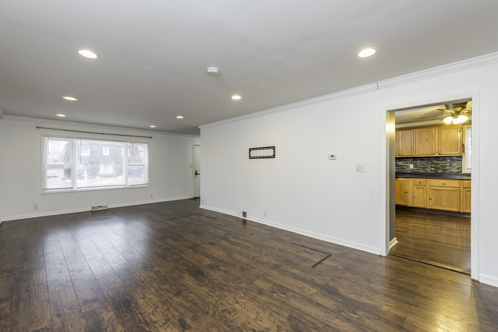 917 N Linden Avenue, Waukegan, IL 60085