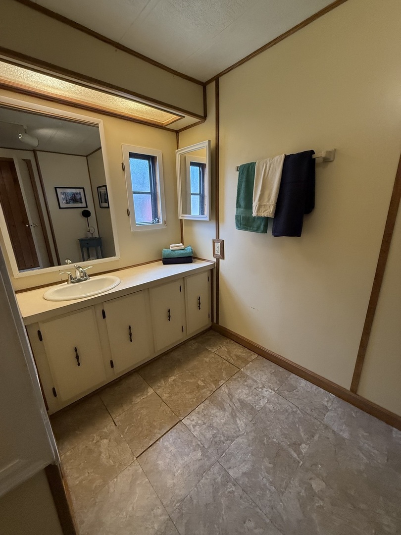 608 Tanglewood Road, Matteson, IL 60443