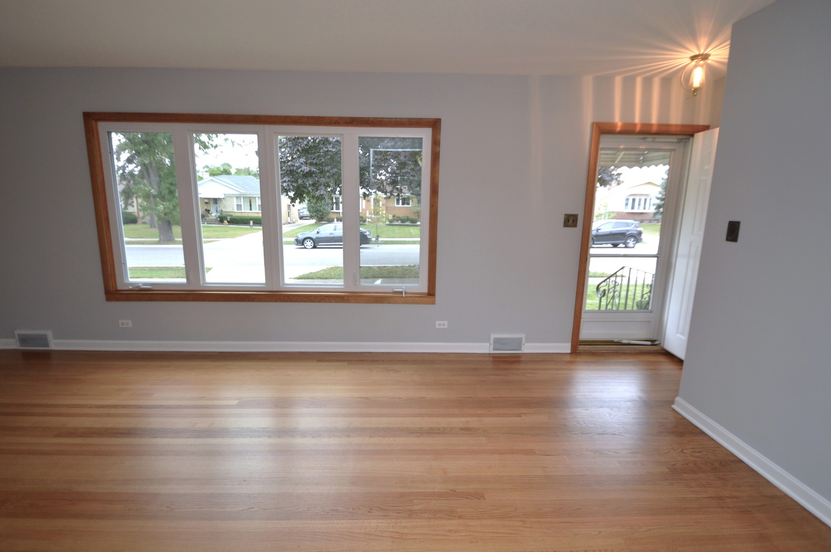 11148 Shelley Street, Westchester, IL 60154