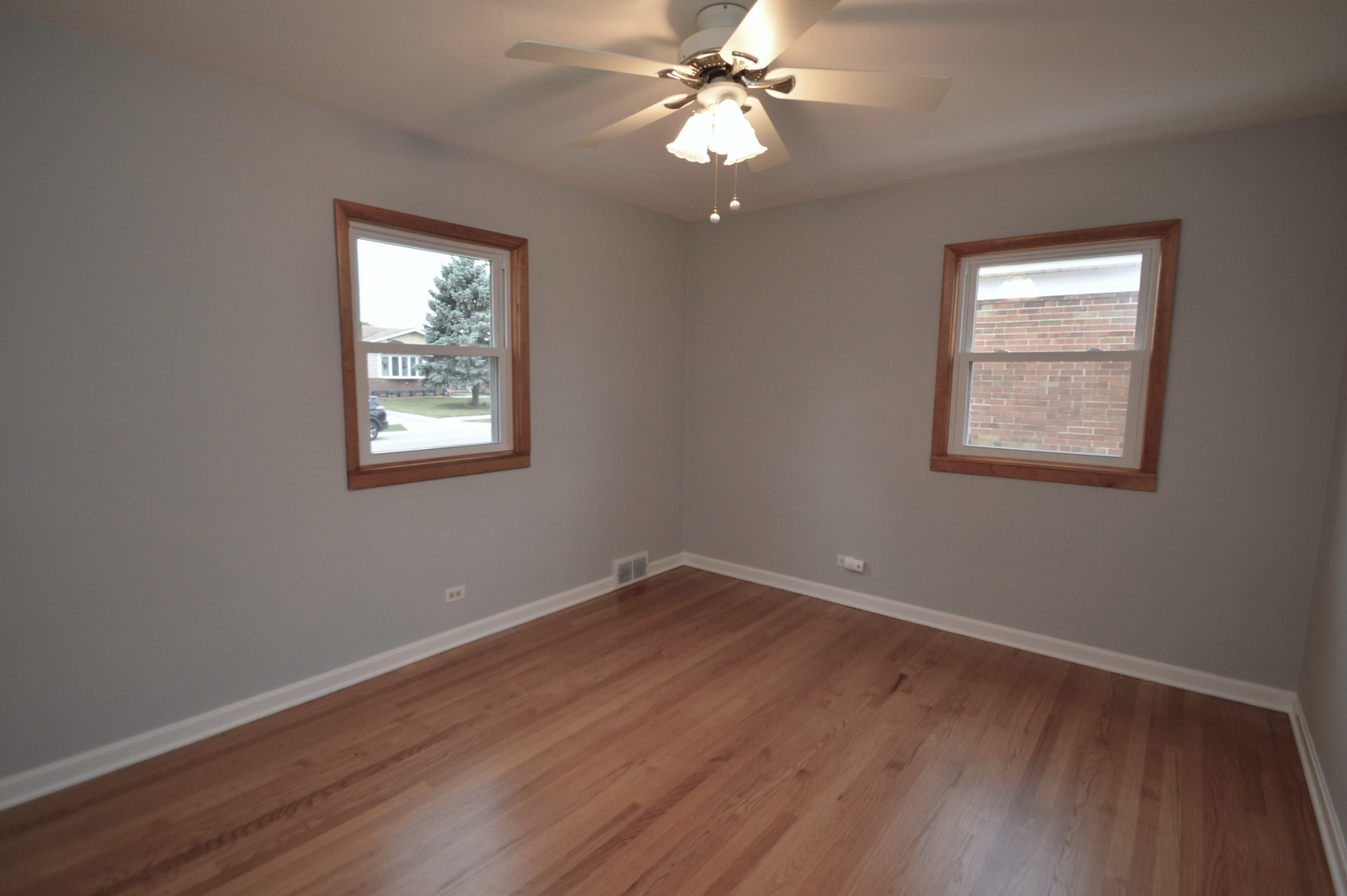 11148 Shelley Street, Westchester, IL 60154
