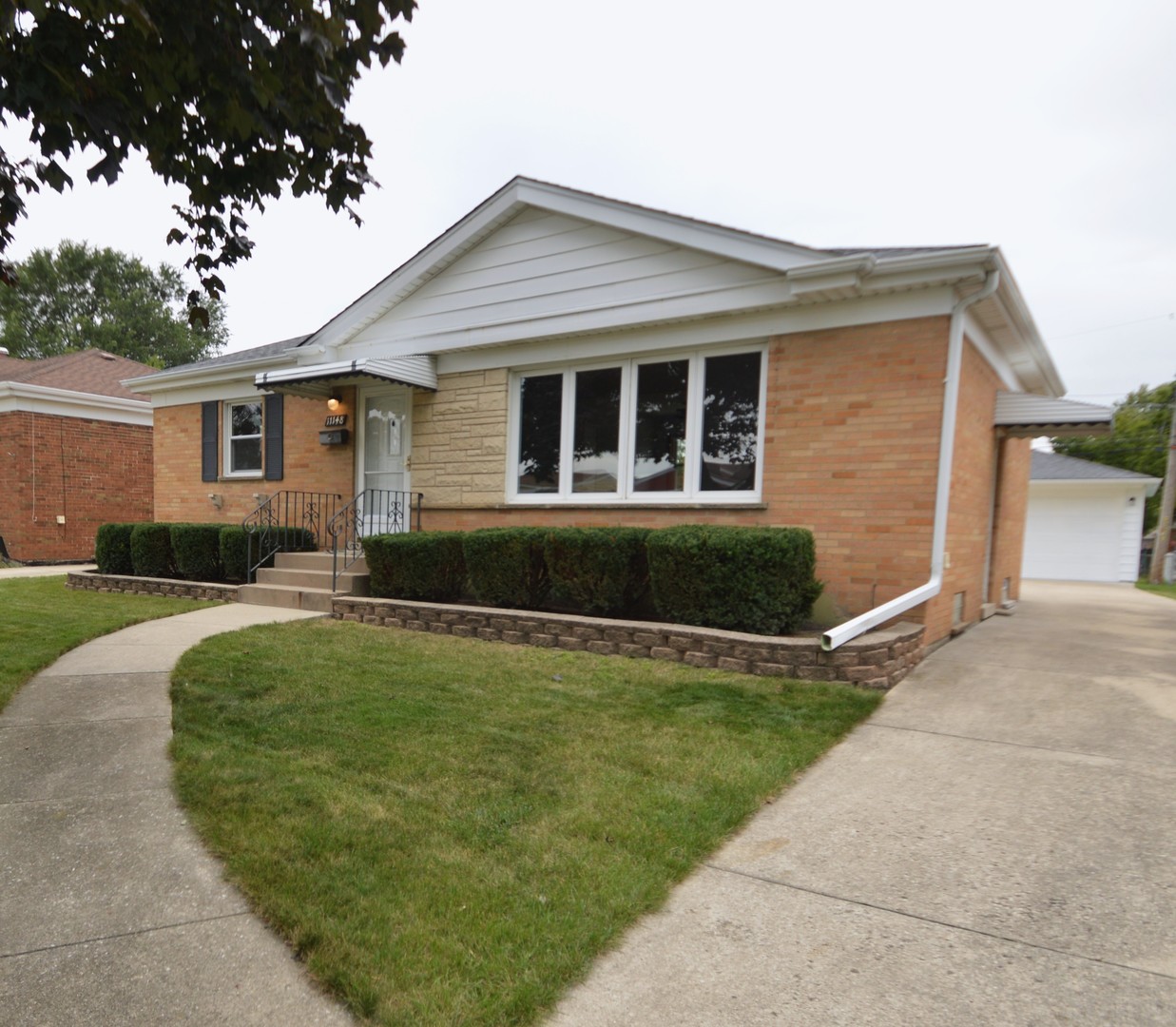 11148 Shelley Street, Westchester, IL 60154