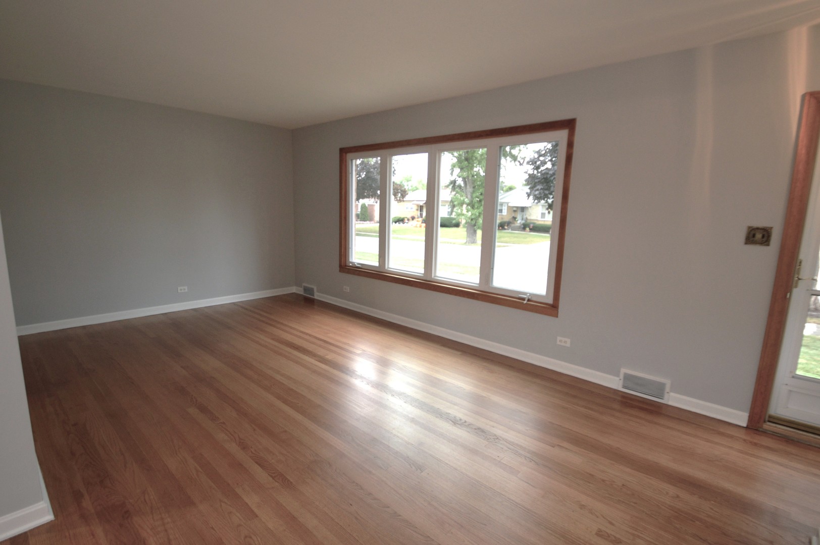 11148 Shelley Street, Westchester, IL 60154