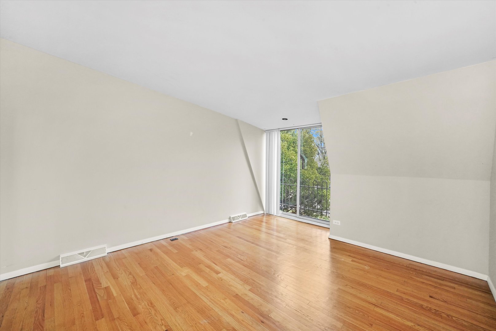 406 Lageschulte Street, Barrington, IL 60010