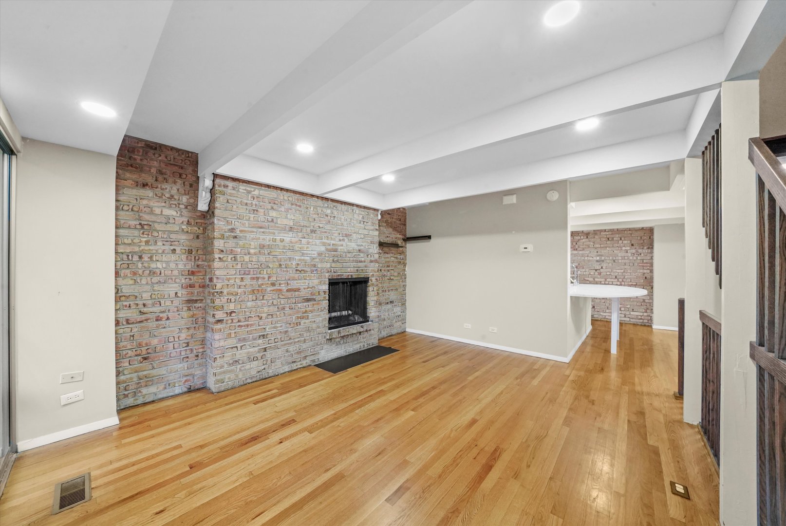 406 Lageschulte Street, Barrington, IL 60010