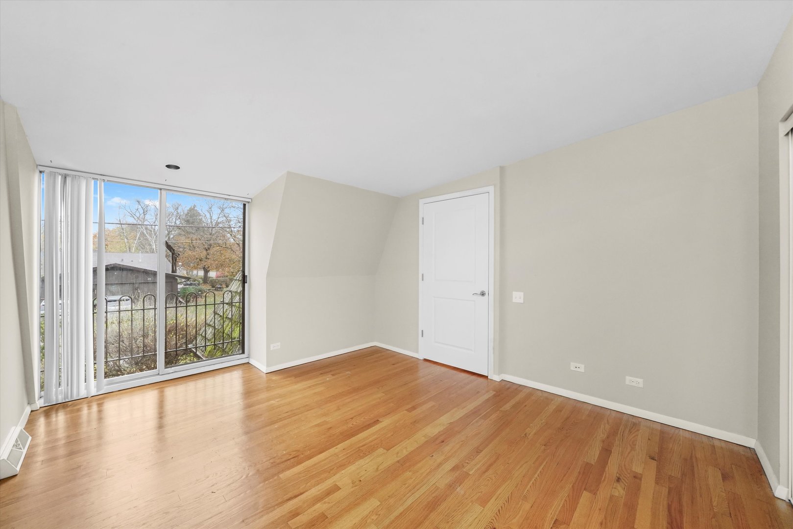 406 Lageschulte Street, Barrington, IL 60010