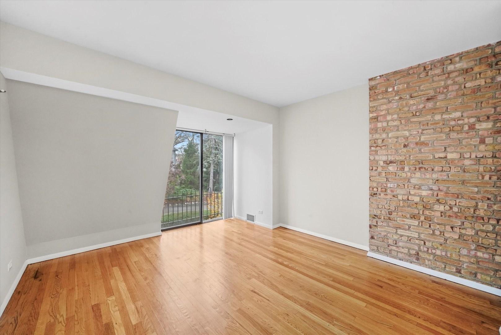 406 Lageschulte Street, Barrington, IL 60010