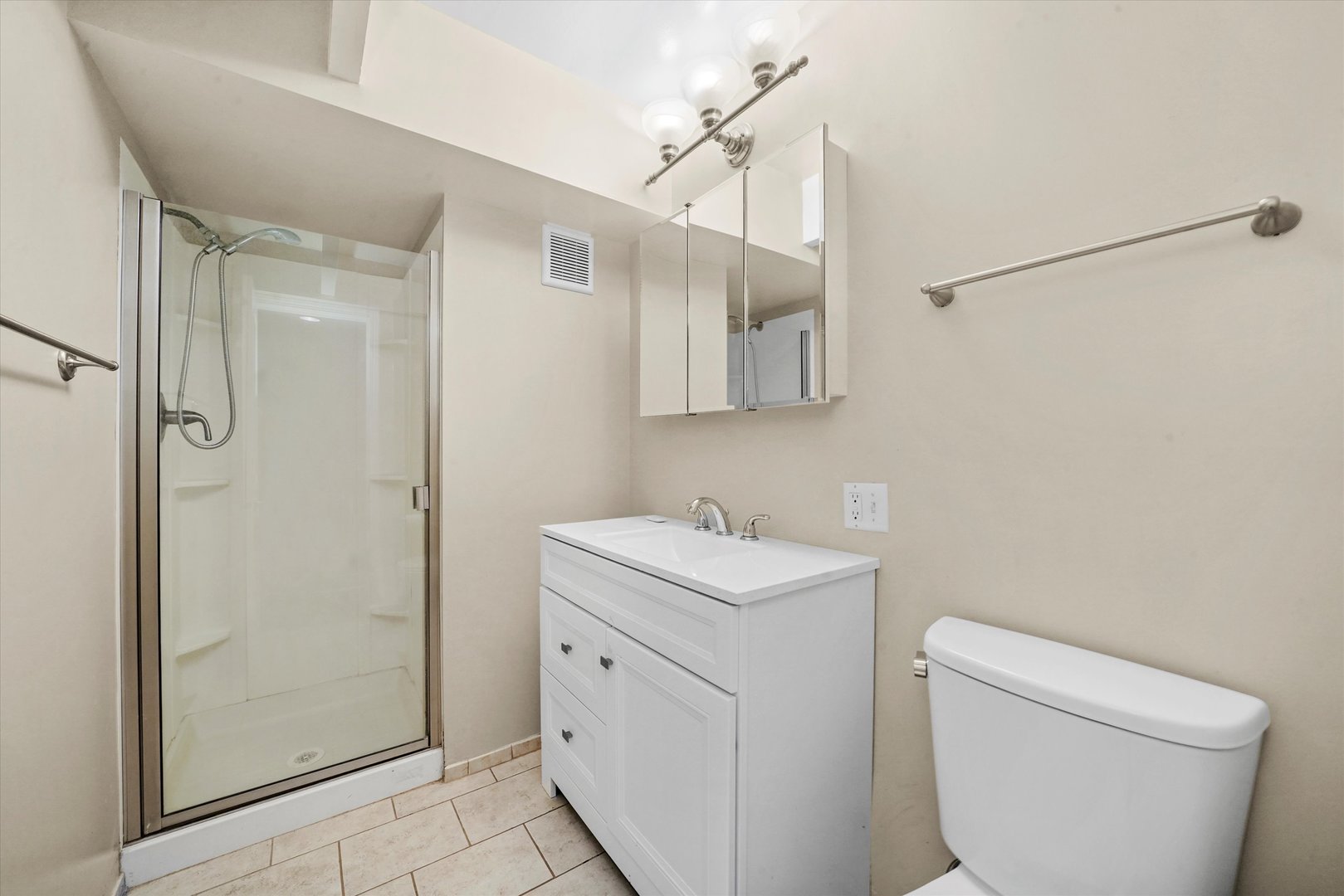 406 Lageschulte Street, Barrington, IL 60010