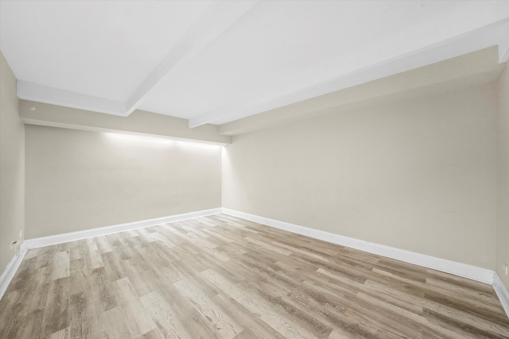 406 Lageschulte Street, Barrington, IL 60010