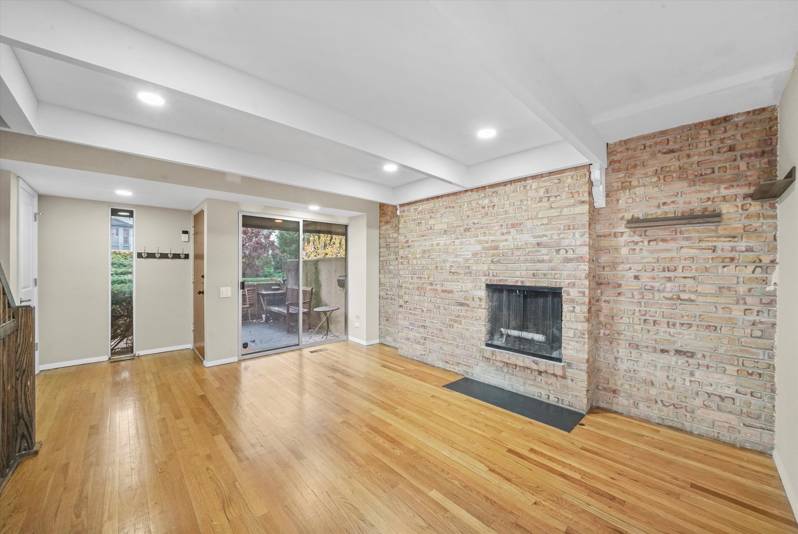 406 Lageschulte Street, Barrington, IL 60010