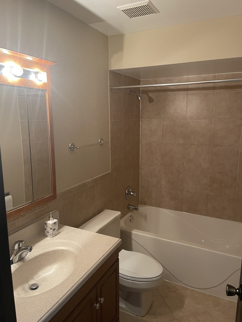 99 E DUNDEE Road #2S, Wheeling, IL 60090