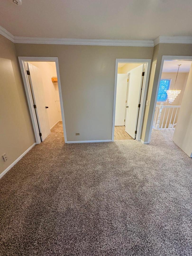 216 Iris Drive, Streamwood, IL 60107