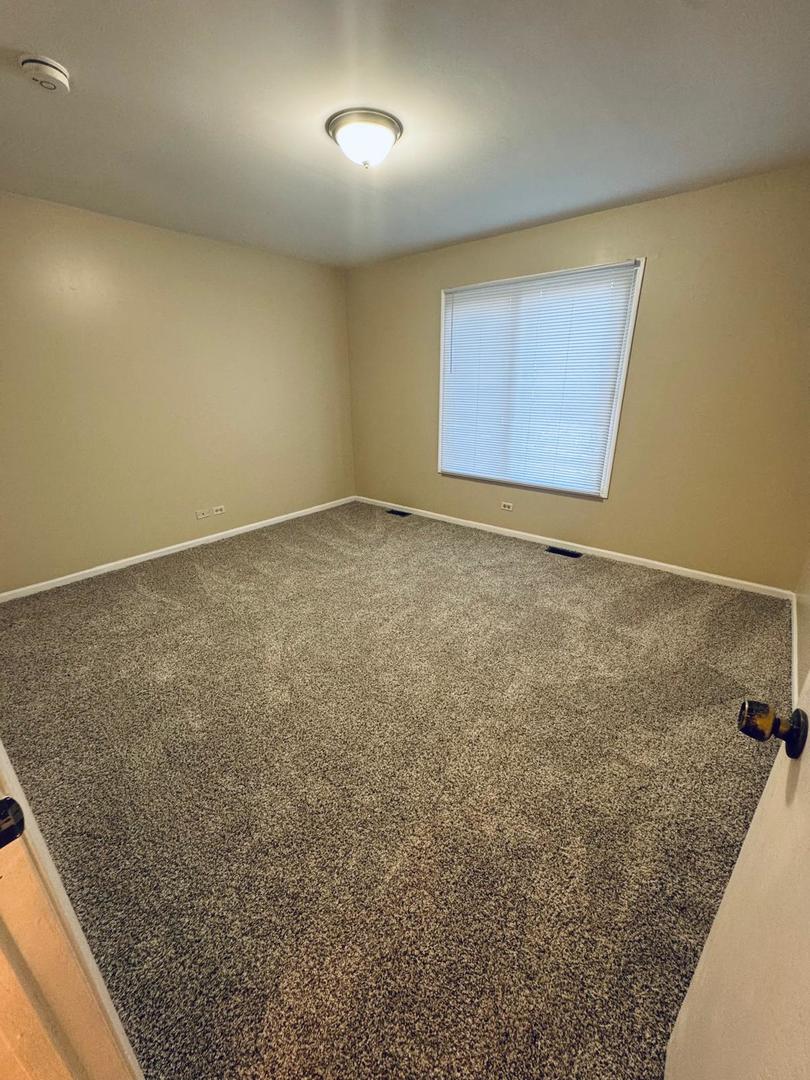 216 Iris Drive, Streamwood, IL 60107